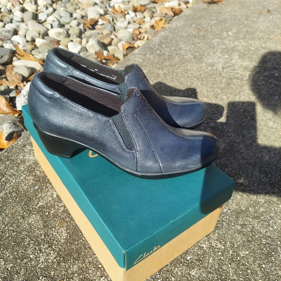 Clarks Shoes Womens Clark Shoes Never Worn Size 8 Grayish Blue